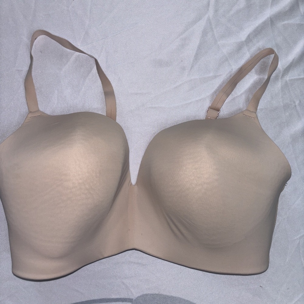 Secret Treasures Bra 36DD Nude Wireless Adjustable Clasp Back
